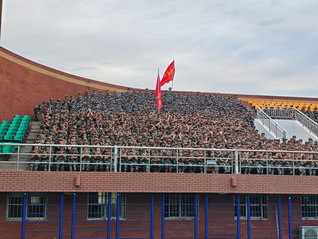 青春逐梦心向党，艺院放歌颂强军...